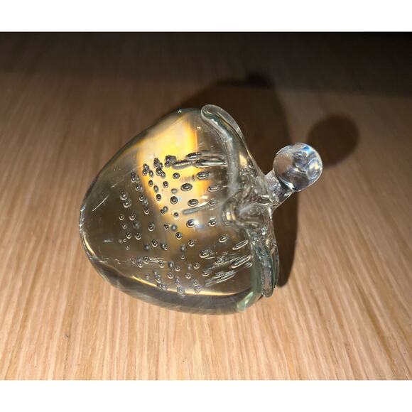 Vintage Strawberry Paperweight Art Clear Glass Controlled Bubbles 4" Wide - Picture 4 of 10